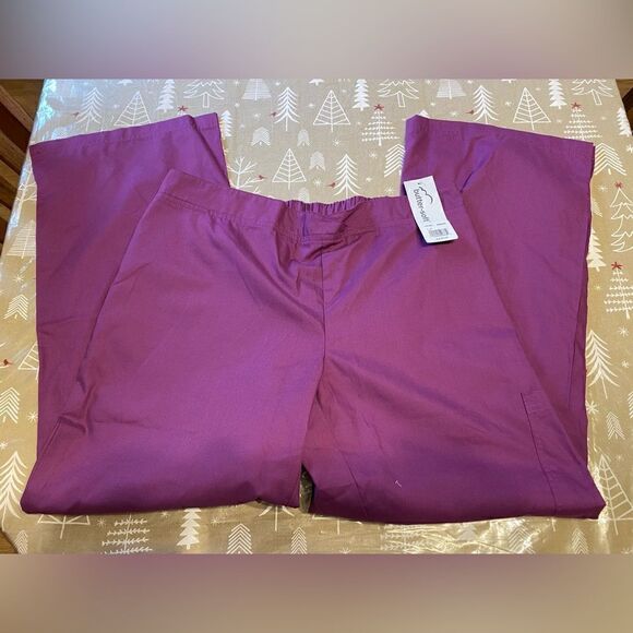 NWT Butter-soft Scrub Pants, size LP. (PT22) - Picture 1 of 7